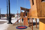 Почти миллион рублей потратили на ремонт детской площадки в Благовещенске