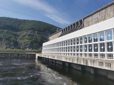 Зейская ГЭС сдерживает половину аномального летнего притока