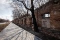 От былых казацких казарм сейчас остались только стены. Фото: Владимир Воропаев