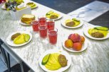 В школе Благовещенска заработал «Обедомат»: дети могут заказать еду заранее без очереди