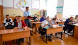 Учителям в Амурской области предложили от 10 до 75 тысяч рублей в месяц в 2022 году