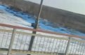 Возле моста через Зею в Благовещенске грузовик провалился под лед