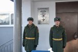 Имя погибшего на спецоперации Героя России увековечили на его школе в Благовещенске
