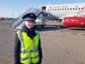 В аэропорту Благовещенска приземлился самолет, второй пилот которого 26-летняя Александра Вершинина