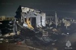 Ночной пожар на частном подворье в Свободном повредил дом и уничтожил гараж