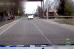 Полицейские в Екатеринославке догоняли нарушителя и открыли огонь по колесам (видео)