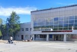 В Зее на площади у Дома культуры «Энергетик» наполовину уложили тротуарную плитку
