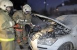 В Приамурье загоревшаяся иномарка едва не спалила деревянный дом