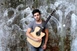 Итальянский музыкант Лука Стриканьоли сыграет на 15-струнной гитаре в Благовещенске (видео)
