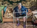 «Расплакалась от счастья»: внук навестил бабушку в соцквартире Завитинска впервые за 18 лет
