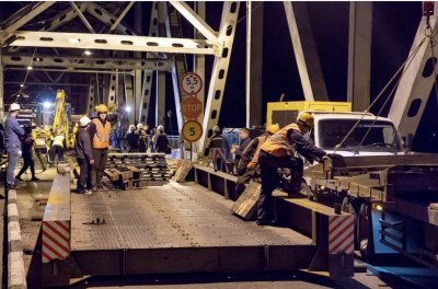 Справились за 11 часов: движение по мосту через Зею открыто