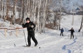 При ходьбе на лыжах в работу включаются все мышцы тела.