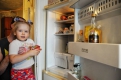 Александр Логопед и его дочка провели «вкусную» экскурсию по своему холодильнику.