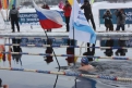 Самый известный амурский морж Александр Брылин открыл соревнования  показательным заплывом.