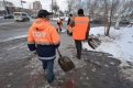 Ежедневно на уборке благовещенских улиц трудятся более 40 человек.
