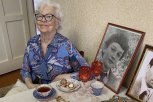 «Очень ей горжусь»: амурский губернатор поздравил с 90-летием свою знаменитую бабушку