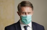 Глава Минздрава РФ: привившиеся от COVID-19 должны носить маски вне зависимости от титра антител