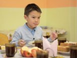 Горячим питанием в школах довольны большинство амурских учеников и их родителей