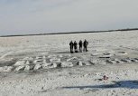 Ледовую валентинку ко Дню влюбленных нарисовали активисты на замерзшей Зее в Благовещенске