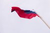Гигантский флаг на набережной Благовещенска сняли из-за сильного ветра
