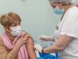 Вакцина в шаговой доступности: самые популярные вопросы про прививки от коронавируса