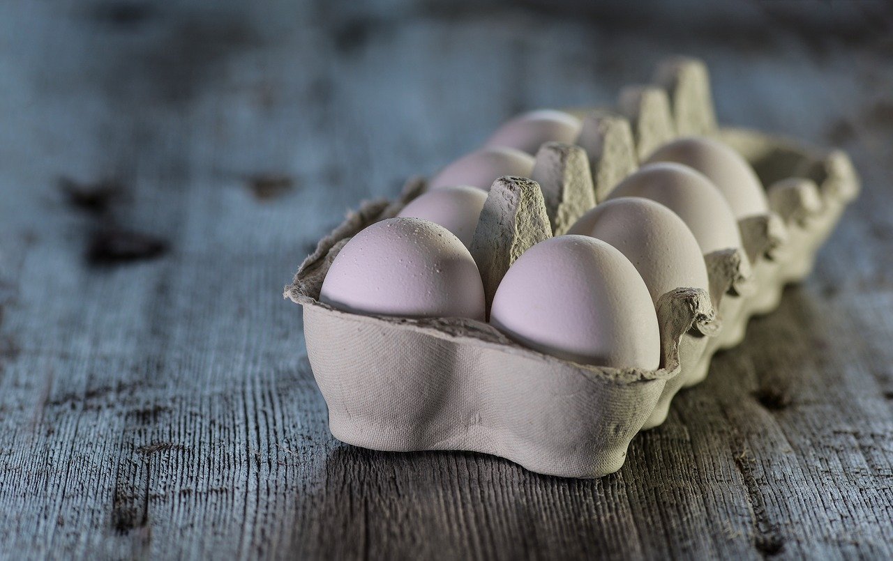 Пасха все ближе: в начале весны в Амурской области дорожают яйца и картофель / Продукты в первый месяц весны в Приамурье стали дороже на 1,2 процента — и это в три раза выше, чем в марте прошлого года. Средний рост цен подсчитал Амурстат.