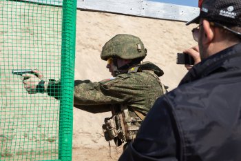 В яблочко: на полигоне ДВОКУ собрались самые меткие стрелки