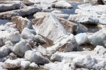 Последствия ледохода: заторы грозят подтоплением населенных пунктов на севере Приамурья