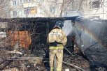 В Белогорске пожарные спасли от огня дачу и административное здание