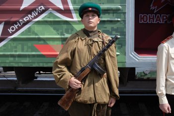 Армия в одном поезде: в Благовещенске встретили уникальный эшелон (фоторепортаж)