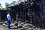 В Свободном семья с тремя детьми осталась без дома из-за пожара