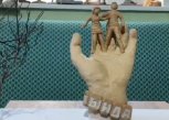 Тындинские скульпторы сделали макет смотровой площадки в виде ладони