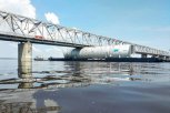 Дело — труба: баржа для Амурского ГХК не смогла пройти под мостом Благовещенска