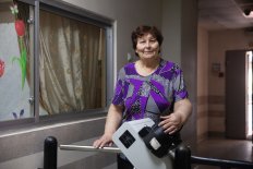 Работник с полувековым стажем Любовь Куйдина: «Чувствую себя винтиком в механизме завода» - Vimarsana News