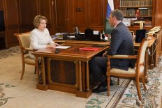 Василий Орлов и Валентина Матвиенко обсудили экономические и социальные вопросы Приамурья - Vimarsana News