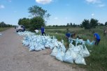 За сутки для укрепления дамб во Владимировке и в Усть-Ивановке уложат 30 тысяч мешков с песком