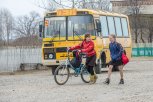 Больше 15 тысяч школьников из многодетных семей получили денежную выплату на покупку одежды и обуви