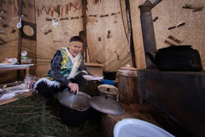 Суп из оленины, алабишки с лосятиной, корчэк с ягодами и колобо: рецепты эвенкийской кухни