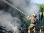 В горящем доме в селе Ивановского района нашли погибшего мужчину