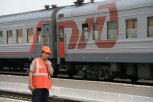 Два пассажирских поезда задерживаются из-за ДТП на железнодорожном переезде в Приамурье