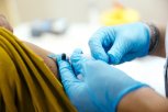 Амурчане не торопятся ставить прививку от COVID: полную вакцинацию прошли 49,2 процента от плана