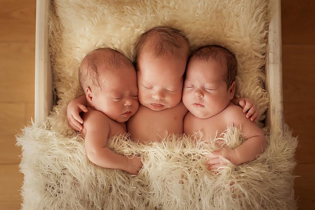 В Амурской области в этом году родилось шесть троен / За девять месяцев этого года в Приамурье на свет появились шесть тройняшек, а 118 амурчанок стали мамами двоен. Всего в регионе родились 5 565 детей.  