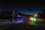 Светящиеся олени и снеговики украсят площади Зеи к Новому году