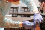 Вакцинация подростков от коронавируса началась в Амурской области