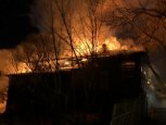 Восемь пожарных потушили в Свободном загоревшийся дом
