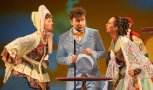 Пожалели дурачка: рецензия на новую комедию в Амурском театре драмы «Женить бы Бальзаминова»