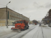 В Благовещенске продолжают очищать дороги, остановки и тротуары от снега