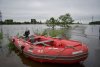 Амурский пожарный спас из воды женщину и ее дочь