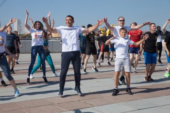 Два молодежных километра: в Благовещенске прошла пробежка с участием мэра города (фоторепортаж)