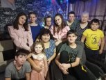 Супруги Гуляевы из Белогорска и их 16 детей победили во Всероссийском конкурсе «Семья года»